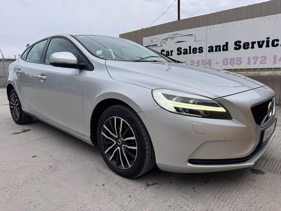 Used Volvo V40 2018 in Dublin