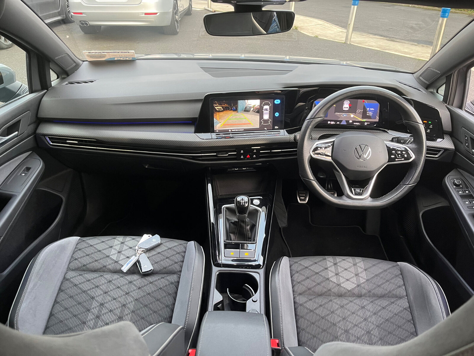 2024 Volkswagen Golf 2L Diesel For Sale Images