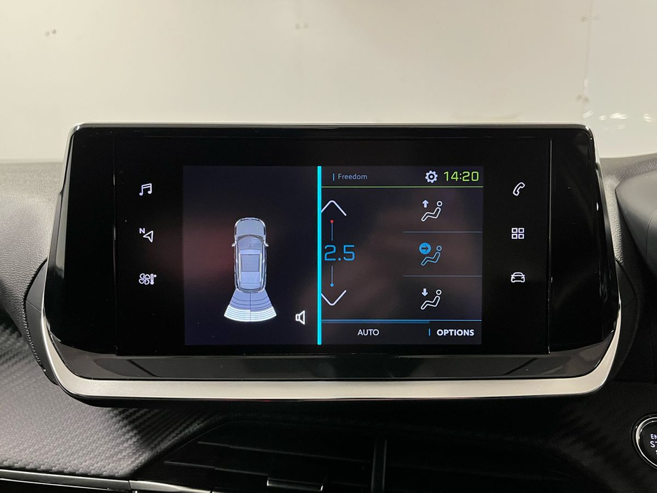 Peugeot 2008 Active Premium+ EV 50kWh 136BHP - Parking Sensors - Climate Control - - Auto Lights/Wipers - Apple CarPlay/Android Auto — thumbnail 15