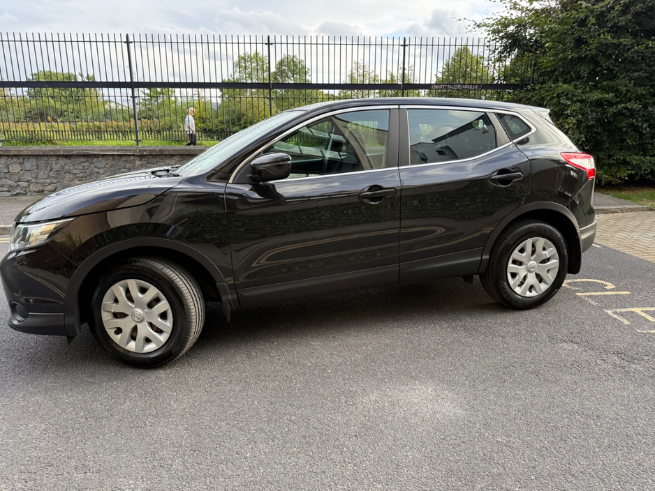 Nissan Qashqai 1.2 PET XE SAFETY PK E E6 4DR — thumbnail 2