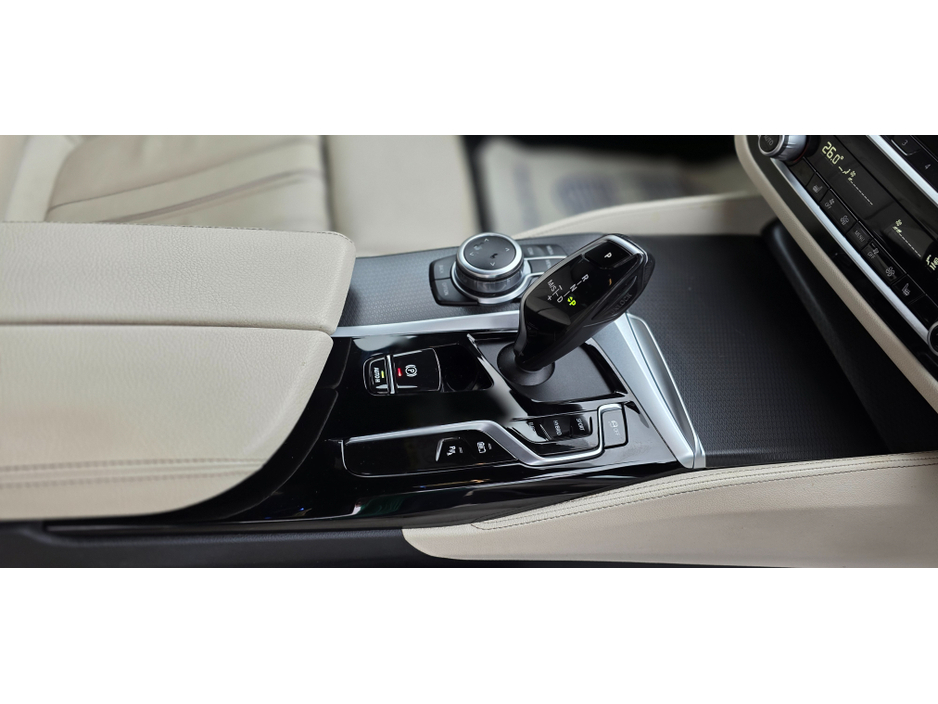 2022 BMW 5 Series 2L Petrol Plug-in Hybrid For Sale Images