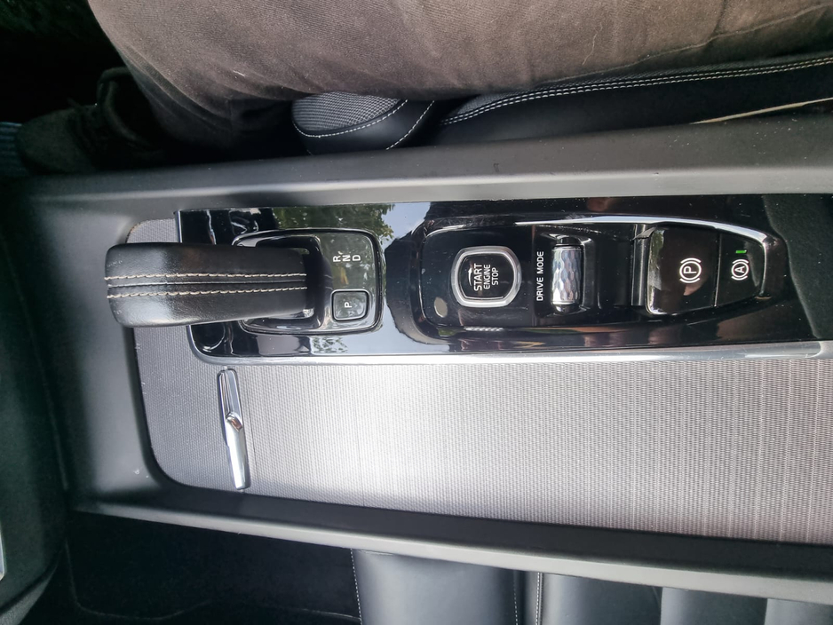 2020 Volvo XC60 2L Petrol Plug-in Hybrid For Sale Images