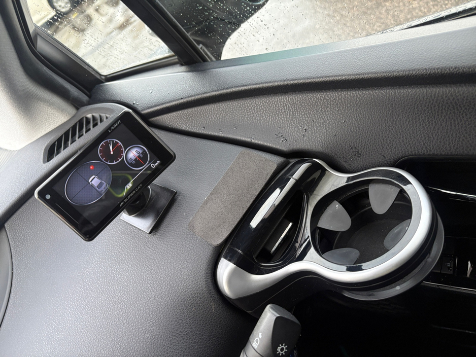 Toyota Prius 1.8 Petrol Hybrid Auto — thumbnail 16