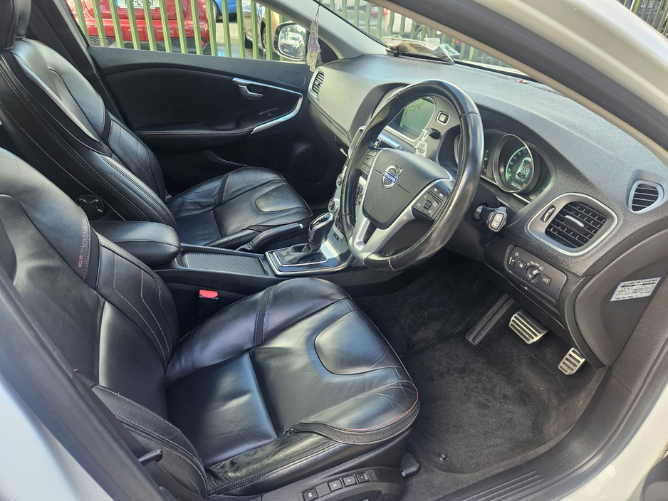 2015 Volvo V40 1.6L Petrol For Sale Images