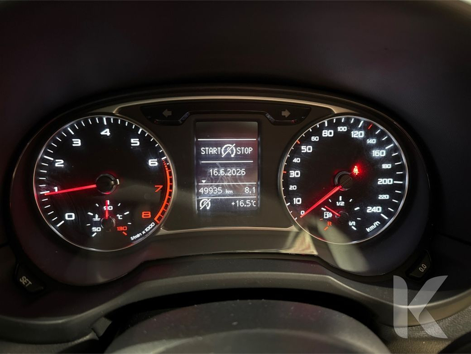 Audi A1 1.0 - AUTOMATIC - ALLOY WHEELS - HEATING / AC CONTROLS - FRONT/REAR PARKING AID - MULTI FUNCTION STEERING WHEEL — thumbnail 14