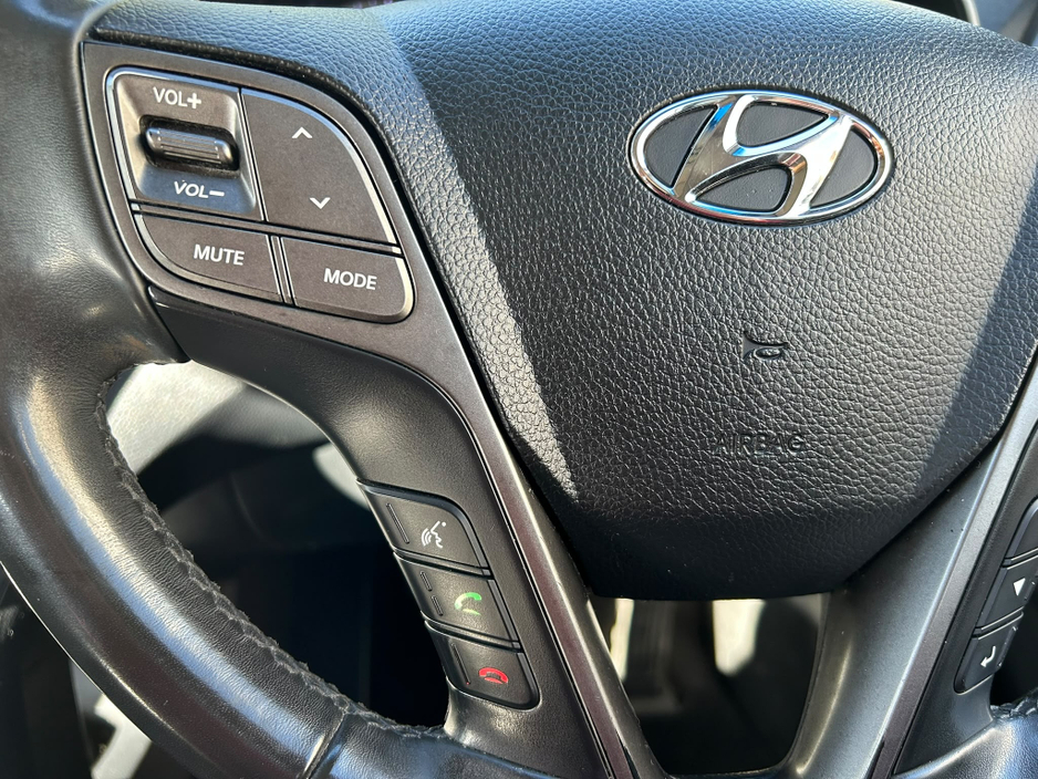 2017 Hyundai Santa Fe 2.2L Diesel For Sale Images