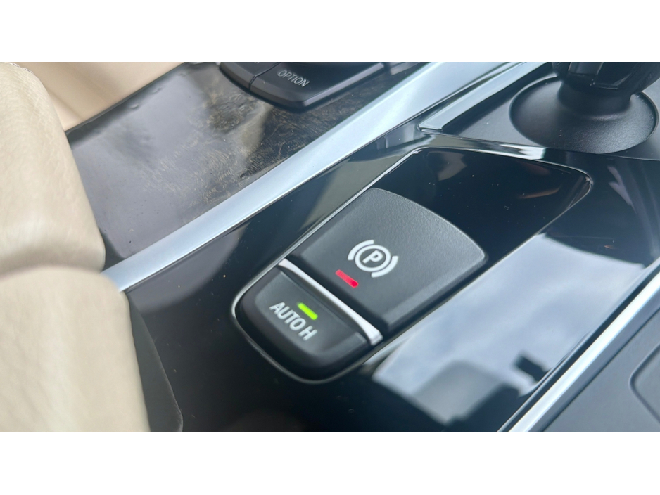 BMW 5 Series xDrive-523d G31 MSPORT PRO TOURING 71,000KMS - HUGE SPEC — thumbnail 35
