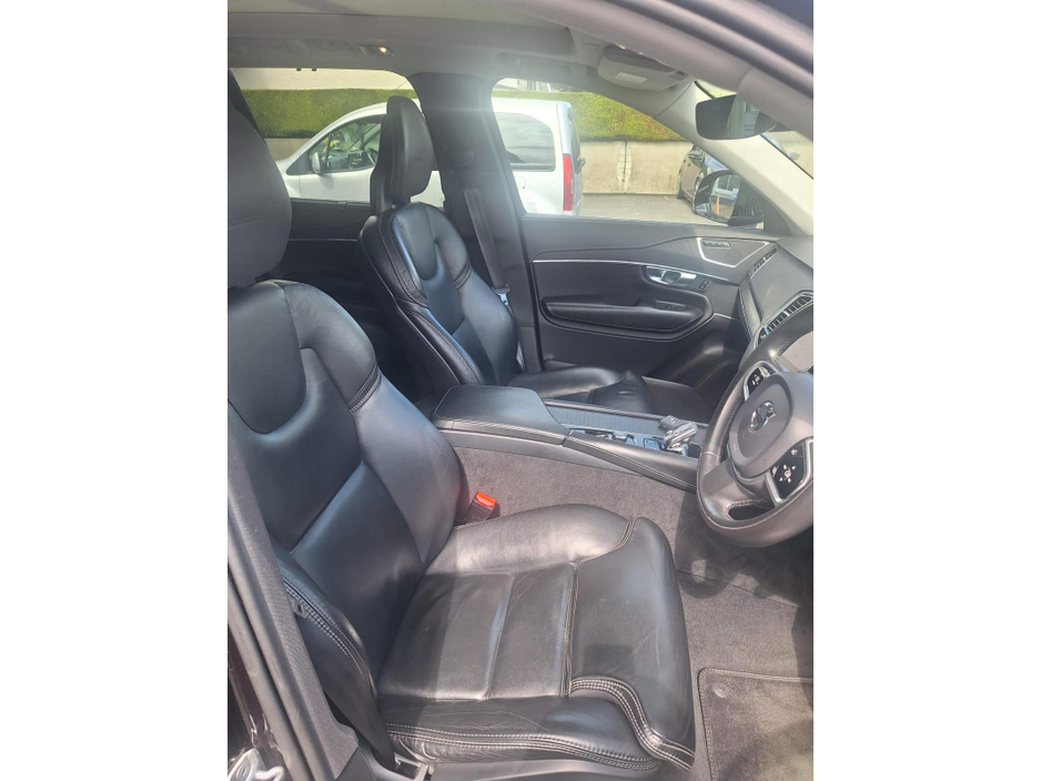 2020 Volvo XC90 2L Diesel For Sale Images