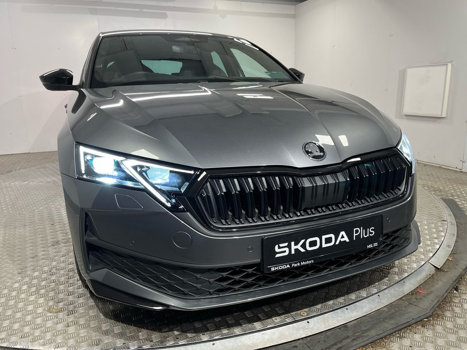 Skoda Octavia Sportline DSG 2.0TDI 150BHP - Reversing Camera - Ambient Lighting - Climate Control - Heated Seats - Keyless Start - Apple CarPlay/Android Auto — thumbnail 20