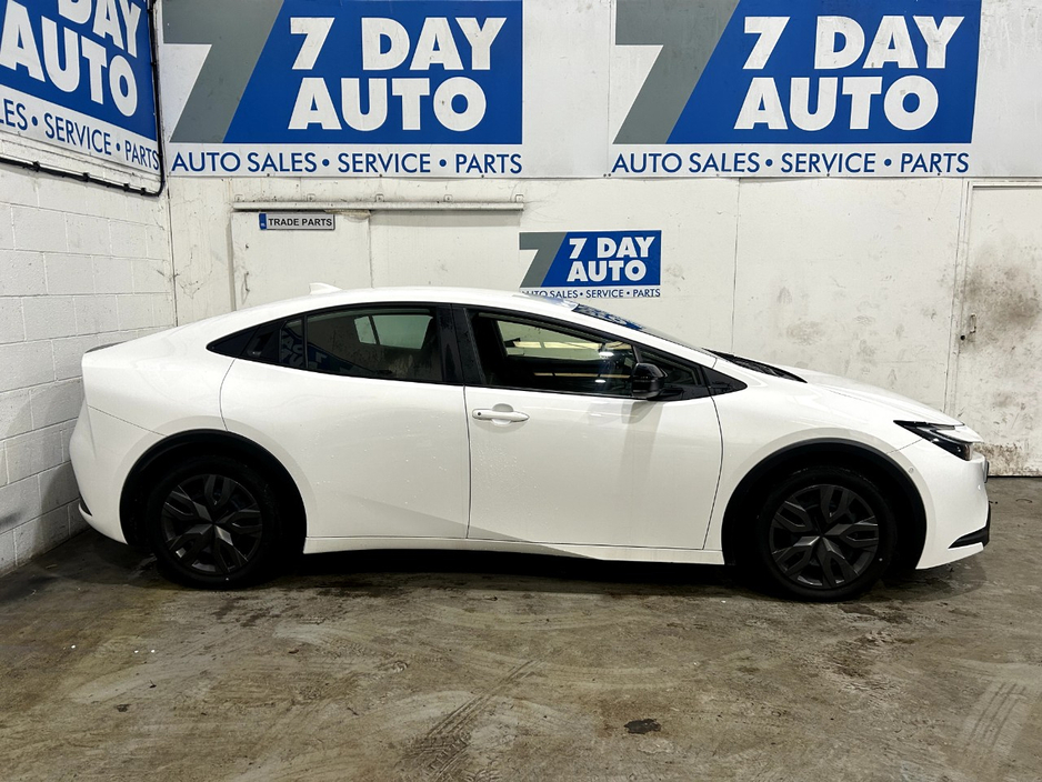 2025 Toyota Prius 1.8L Petrol Hybrid For Sale Images