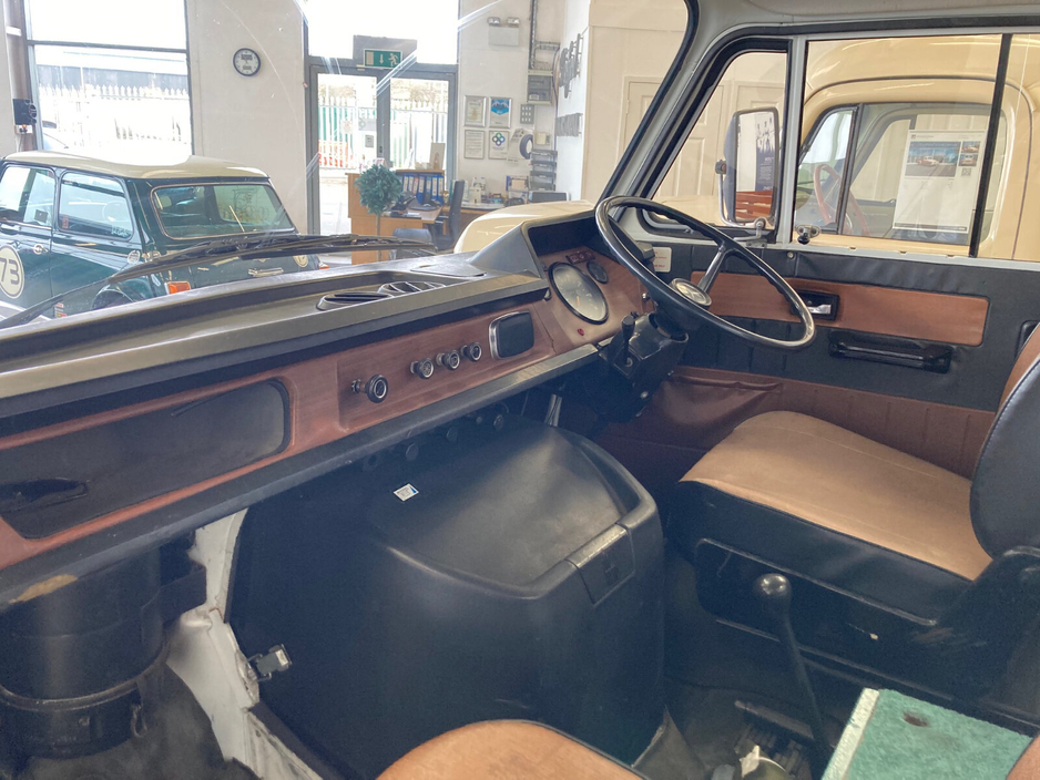 1976 Mercedes-Benz 306 D 2.2L Diesel For Sale Images