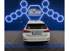 2022 Skoda Octavia 2L Diesel For Sale Images