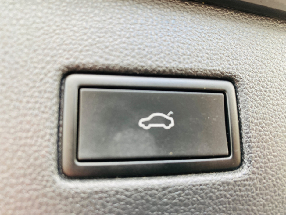2024 Volkswagen Tiguan 1.4L Petrol Plug-in Hybrid For Sale Images