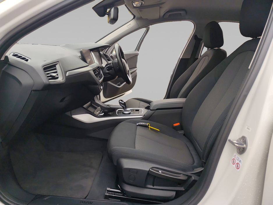 BMW 1 Series 1.5 Petrol Auto Tiny Miles Car Play — thumbnail 9