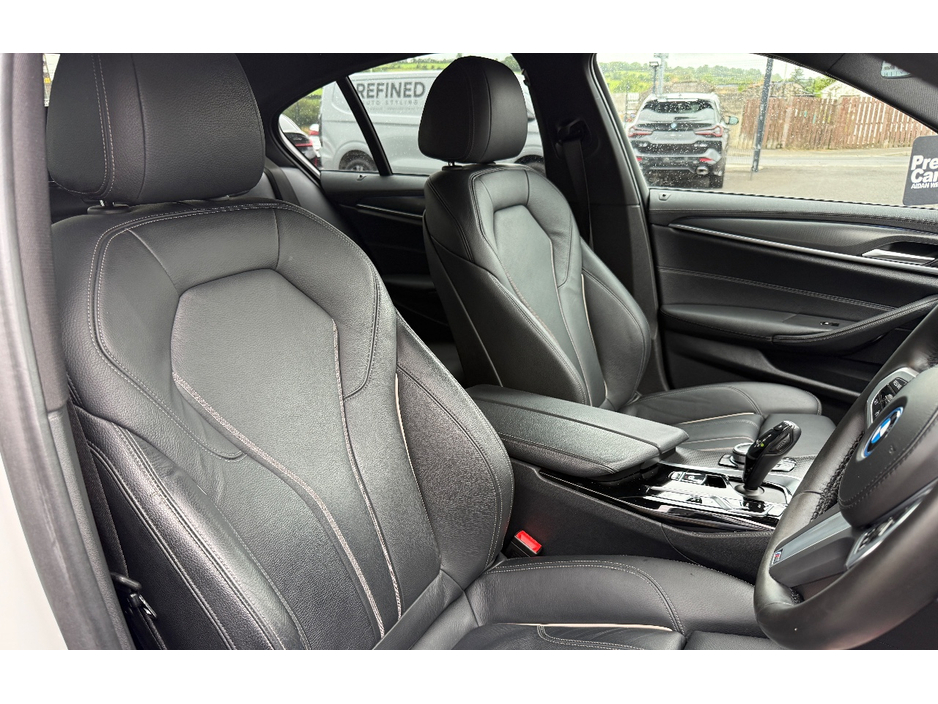 2022 BMW 5 Series 2L Petrol Plug-in Hybrid For Sale Images