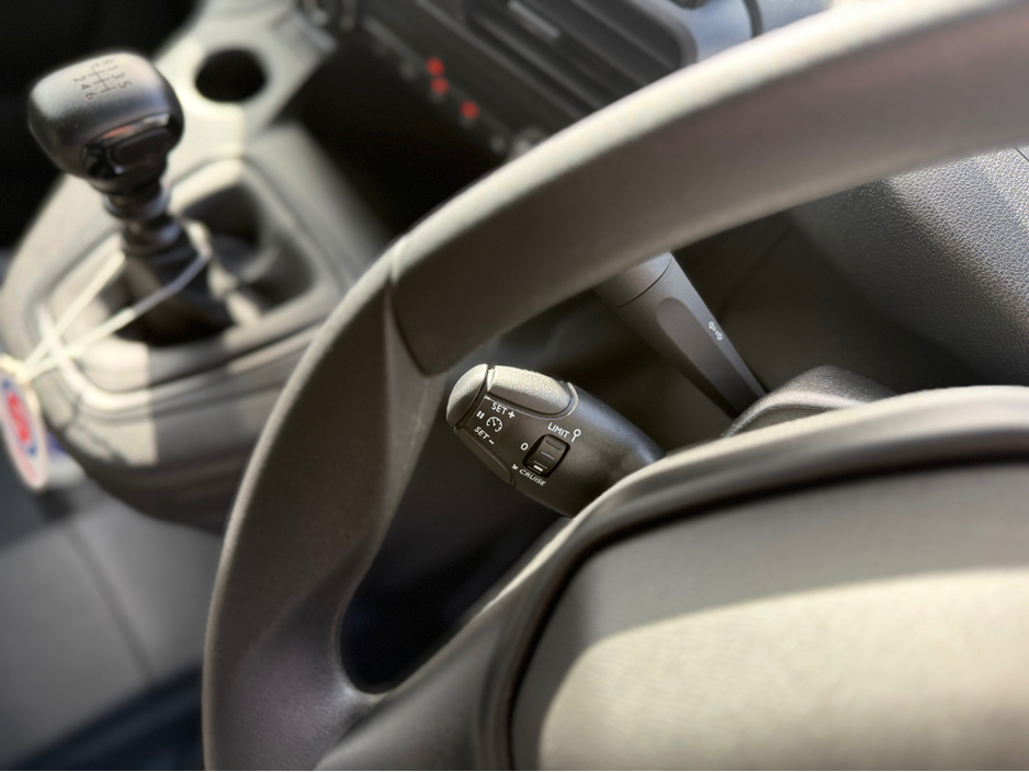 2023 Peugeot Partner 1.5L Diesel For Sale Images