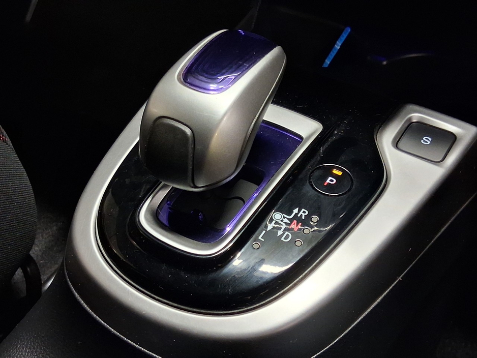 Honda Fit Hybrid ,Automatic — thumbnail 14