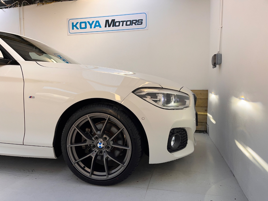 BMW 1 Series 118D 2.0 DIESEL M-SPORT PRO PLUS M-PERFORMANCE AUTOMATIC // M3 CS ALLOY PACKAGE INCLUDED // ALPINE WHITE METALLIC // LED MATRIX LIGHTING // LANE DEPARTURE ASSIST // PRO MEDIA PACK // CRUISE CONTROL — thumbnail 19