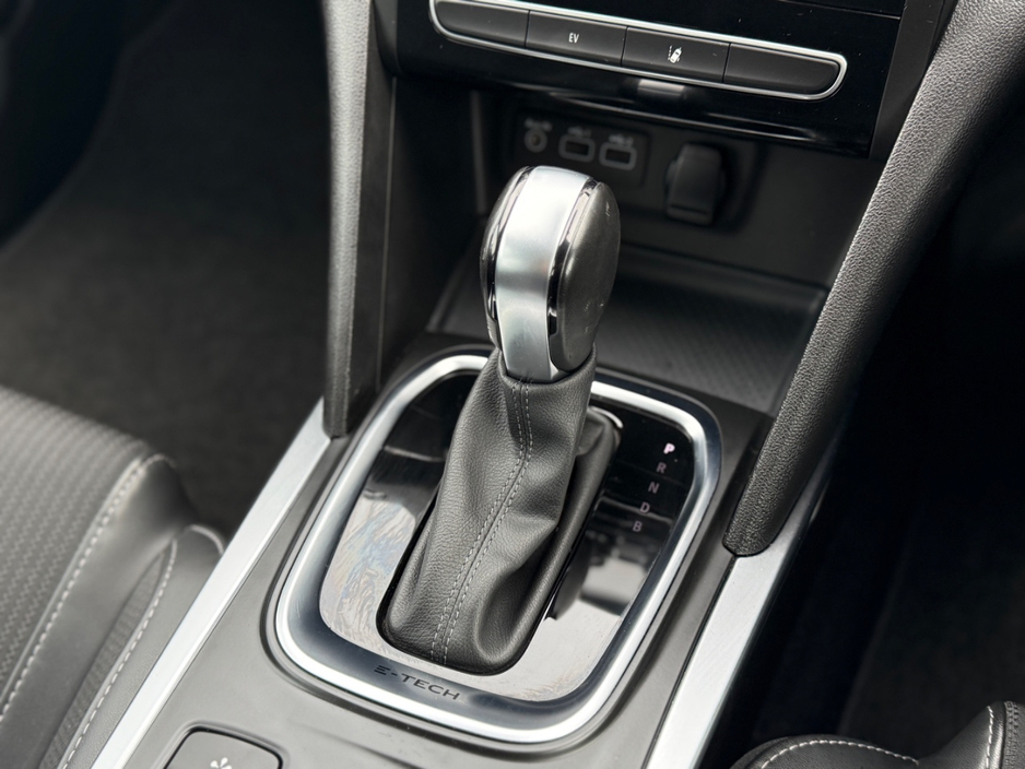 2021 Renault Megane 1.6L Petrol Plug-in Hybrid For Sale Images