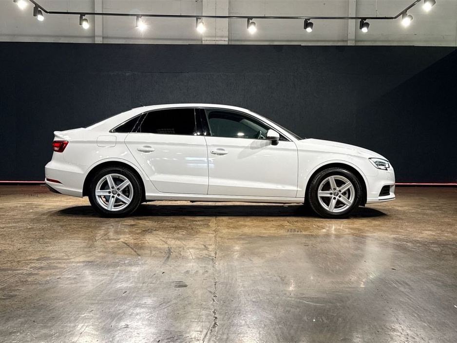Audi A3 1.4 AUTOMATIC SALOON - FACTORY ALLOYS - CRUISE CONTOL - REAR CAMERA — thumbnail 2
