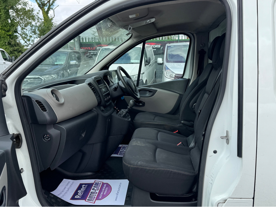 2021 Renault Trafic 2L Diesel For Sale Images