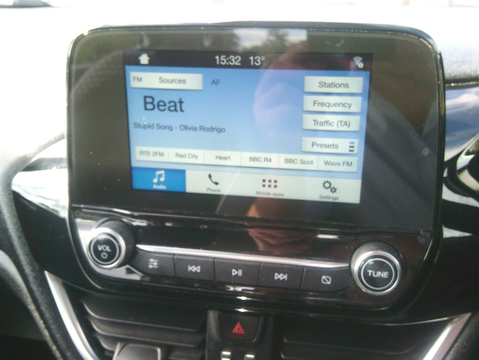 Ford Fiesta NCT 2028, ZETEC, €190 TAX, LOW KMS. HISTORY. — thumbnail 11