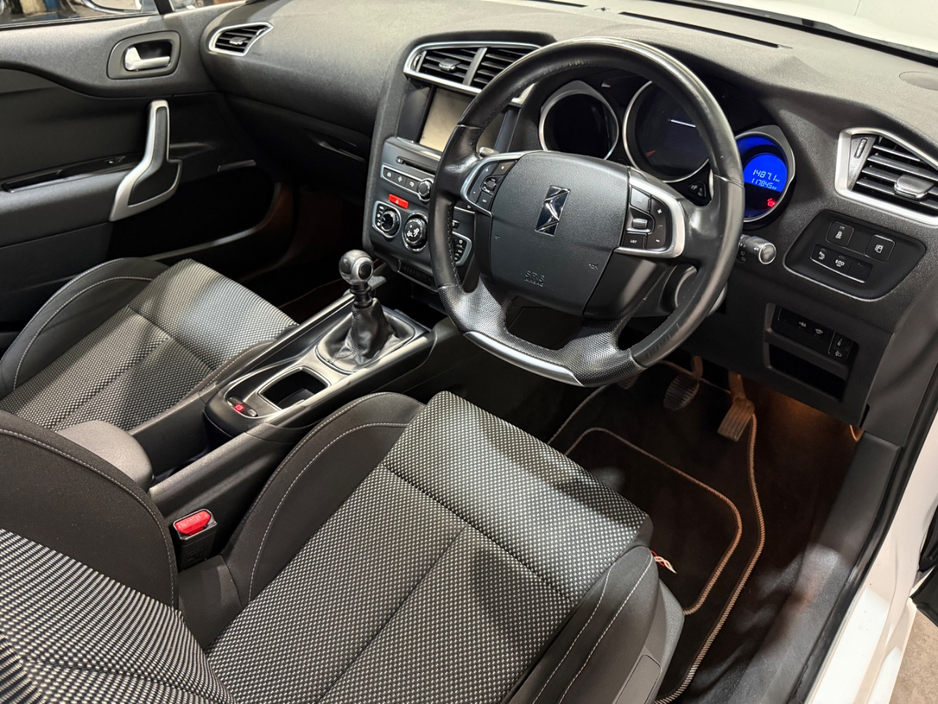 DS Automobiles DS 4 1.2 PURETECH 130 ELEGANCE — thumbnail 22