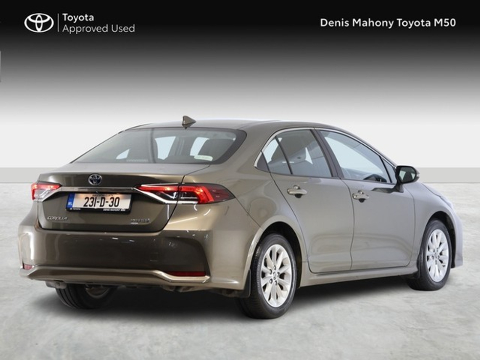 Toyota Corolla Luna Hybrid Saloon — thumbnail 2