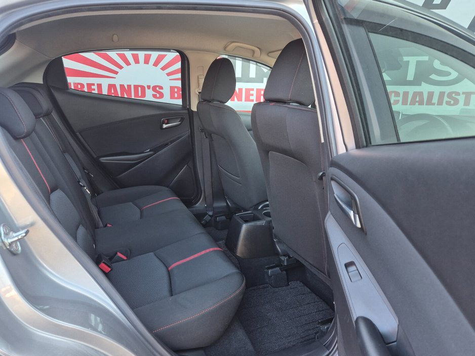 Mazda Demio — thumbnail 16