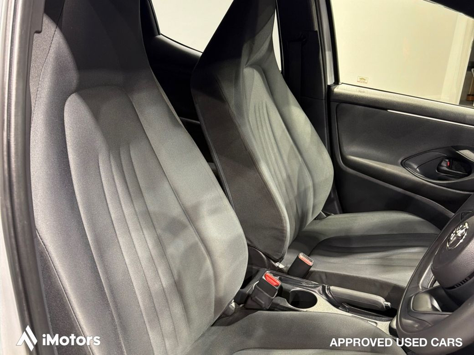 Toyota Yaris AUTOMATIC HYBRID X — thumbnail 18