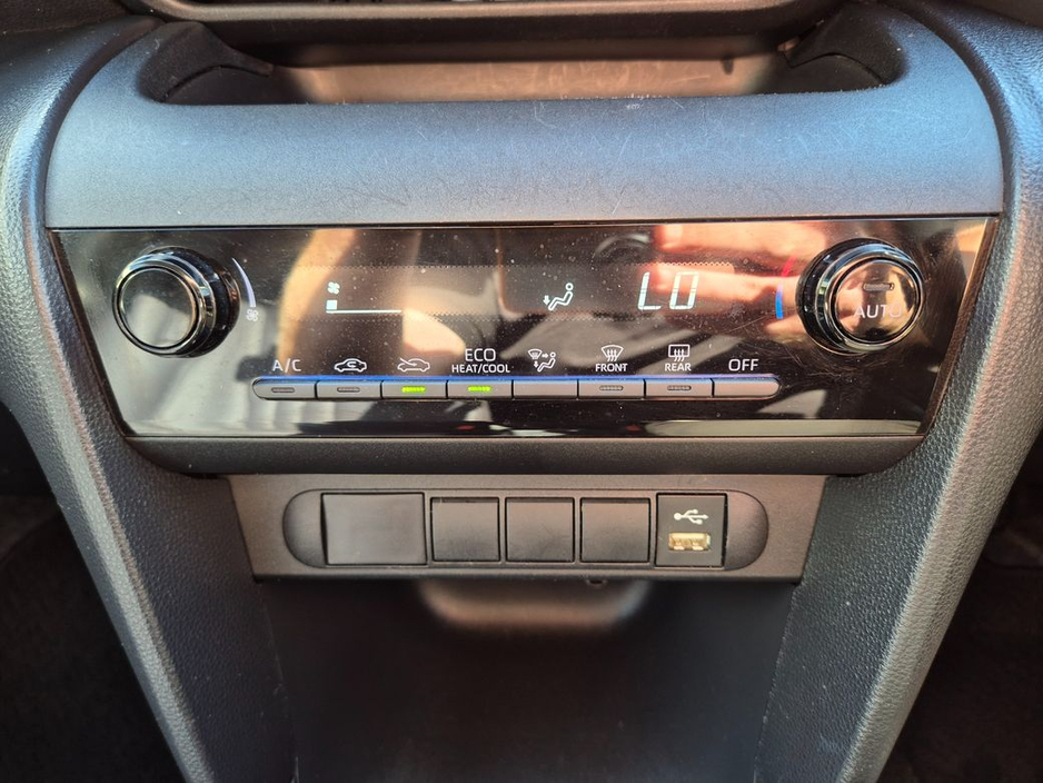 Toyota Yaris Cross 1.5 HYBRID / X SPEC / LOW MILEAGE / TAX €150 — thumbnail 24