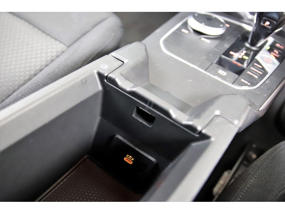 BMW 1 Series 118i AUTO *PARK SENSORS*REVERSE CAM — thumbnail 27