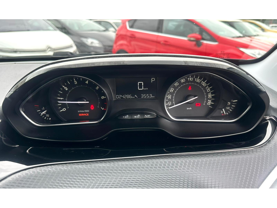 Peugeot 208 5D ALLURE 1.2L Petrol - Automatic (8484) — thumbnail 18