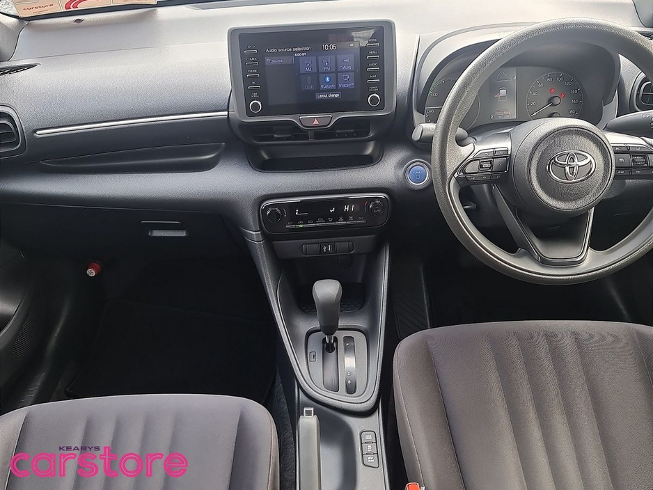 Toyota Yaris Hybrid X — thumbnail 11