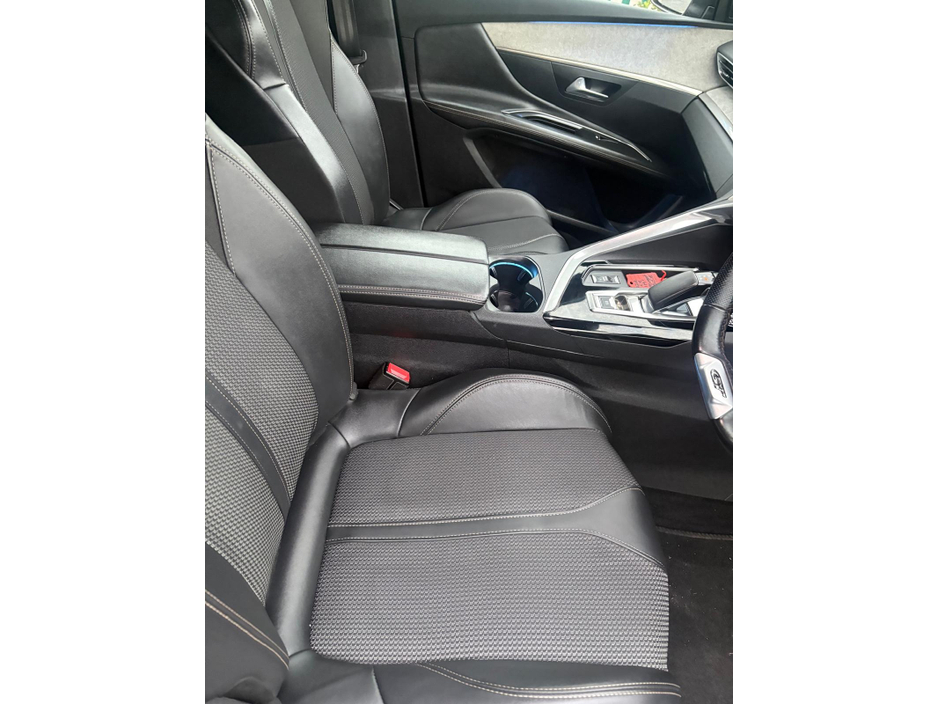 2022 Peugeot 3008 1.6L Petrol Plug-in Hybrid For Sale Images