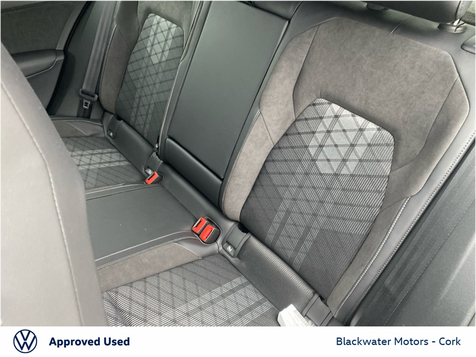 Volkswagen Golf 2.0TDI 150BHP 5DR R-LINE AUTOMATIC — thumbnail 25