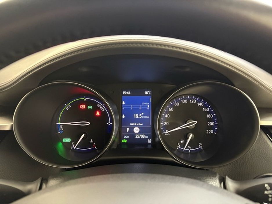 Toyota C-HR Hybrid Sol — thumbnail 12