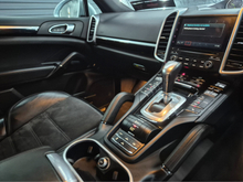 2017 Porsche Cayenne 3L Petrol Plug-in Hybrid For Sale Images