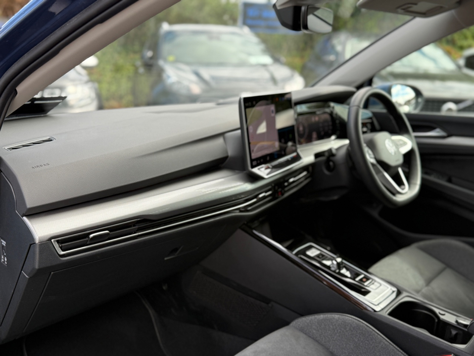 2024 Volkswagen Golf 1.5L Petrol Plug-in Hybrid For Sale Images