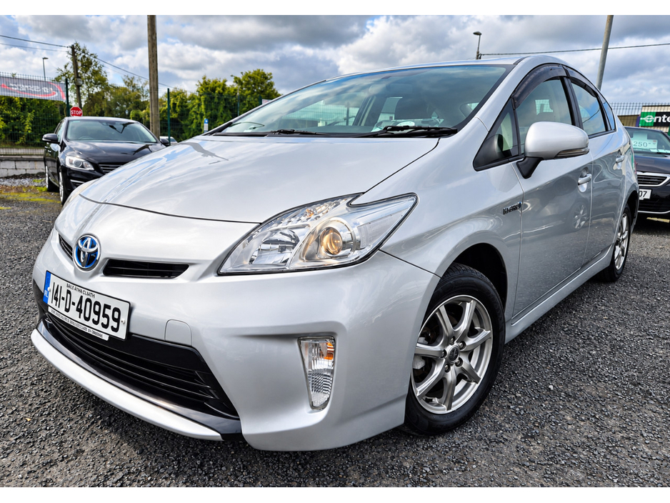 2014 Toyota Prius 1.8L Petrol Hybrid For Sale Images