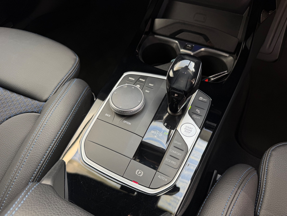 BMW 1 Series 118D M-SPORT M-PERFORMANCE PLUS 150 BHP DIESEL AUTOMATIC // APPLE CARPLAY // LED MATRIX LIGHTING // VIRTUAL DASH // ELECTRIC HALF LEATHER // PARK ASSIST W/REVERSING CAMERA // AA APPROVED DEALER 2026 — thumbnail 35