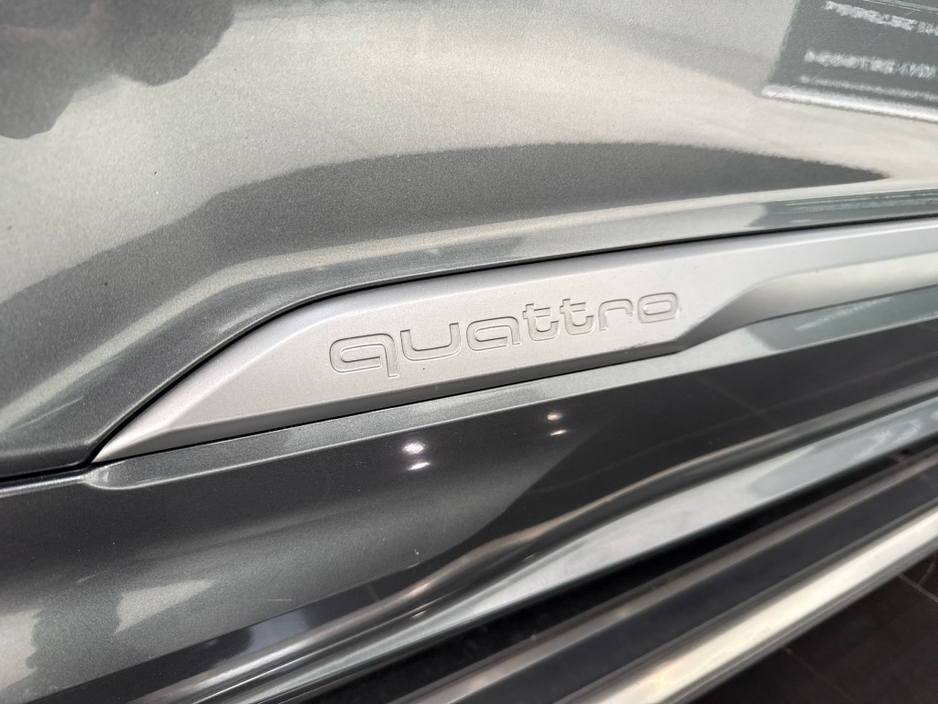 2021 Audi Q7 3L Petrol Plug-in Hybrid For Sale Images