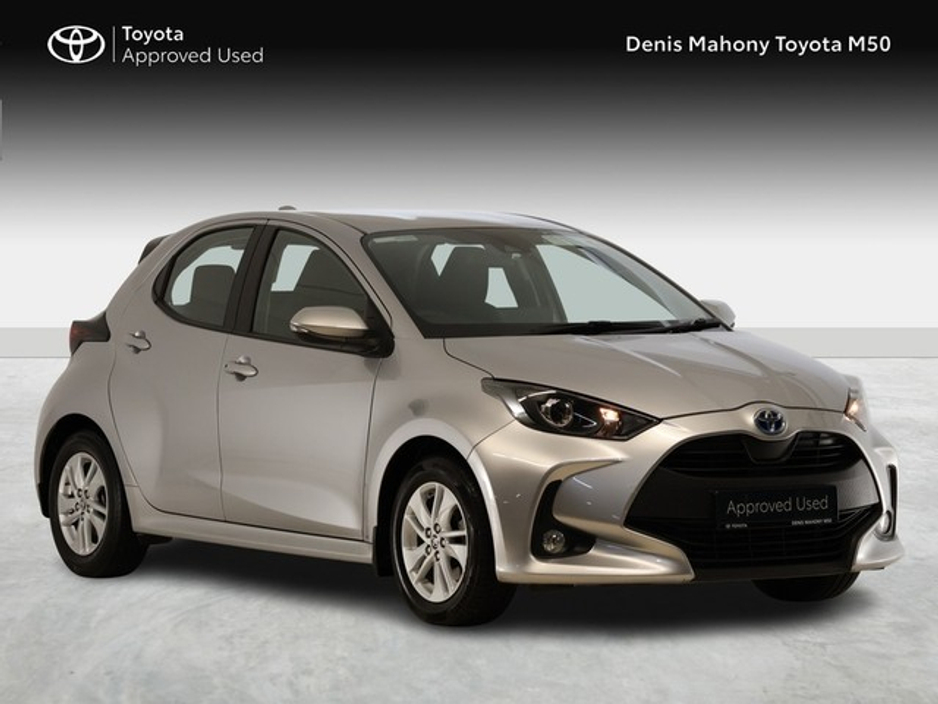 Toyota Yaris Hybrid Luna