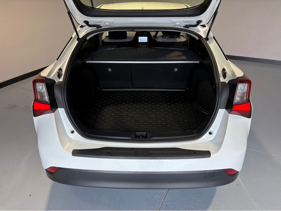 2022 Toyota Prius 1.8L Hybrid For Sale Images