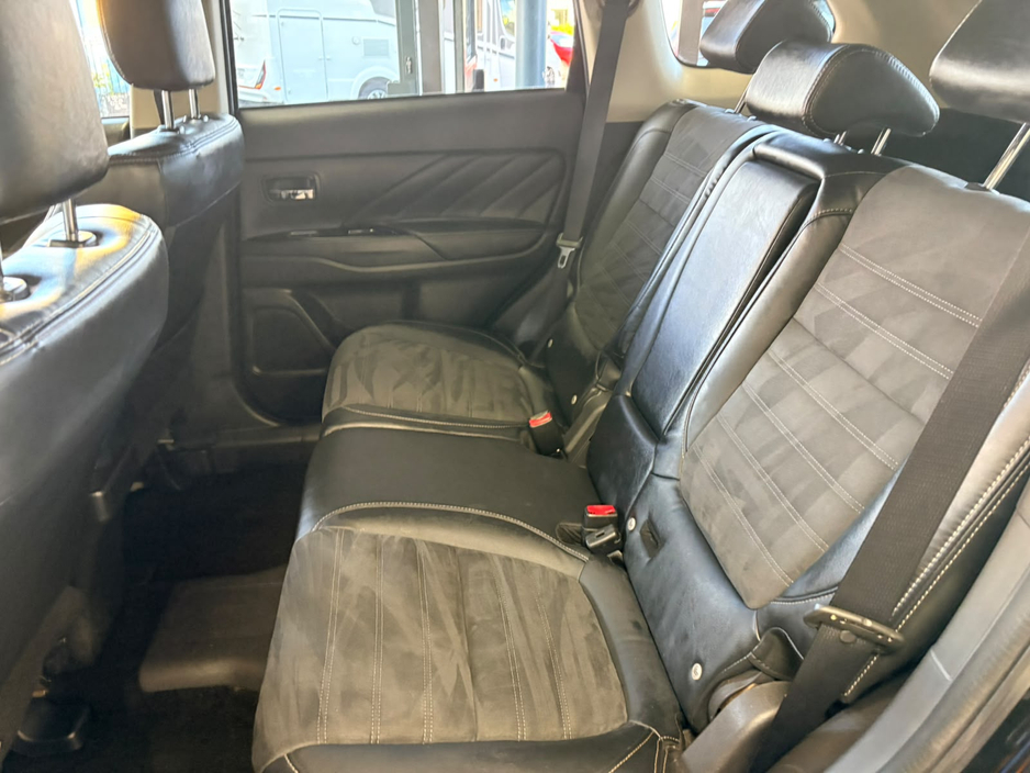 2017 Mitsubishi Outlander 2L Petrol Plug-in Hybrid For Sale Images