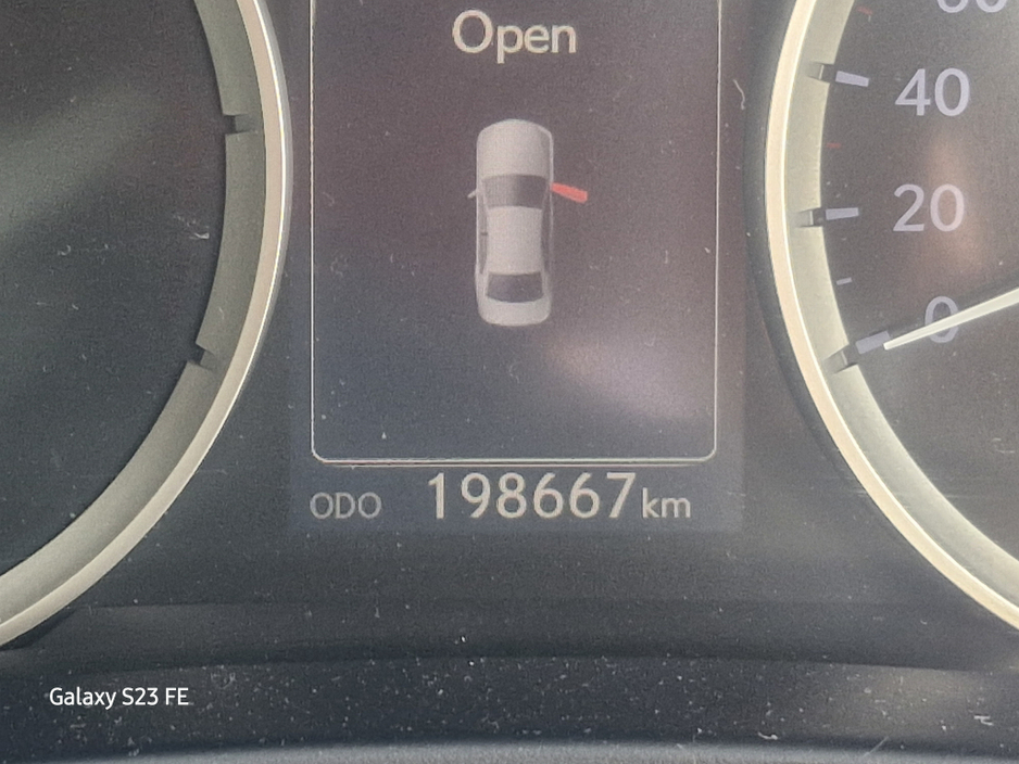 2014 Lexus IS 300 h