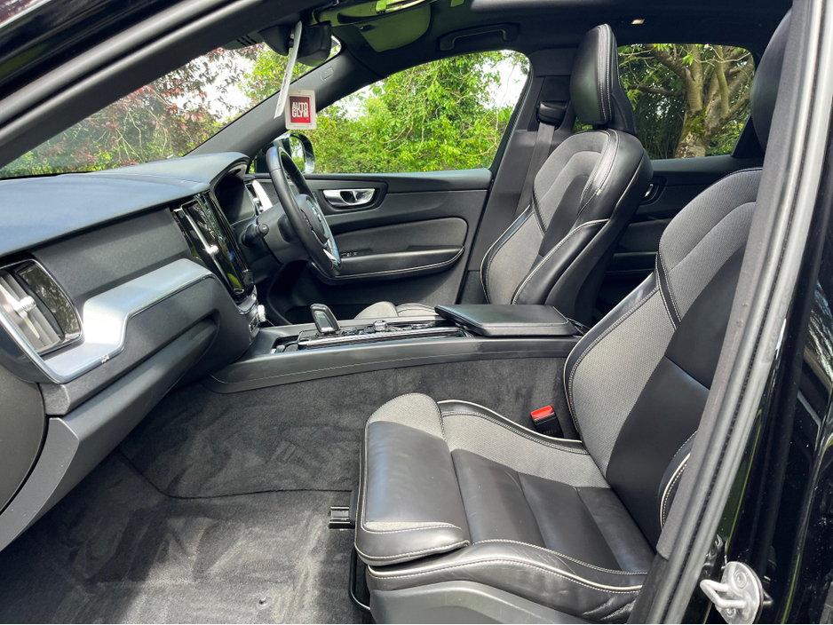 2022 Volvo XC60 2L Diesel For Sale Images