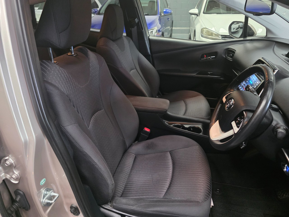 2016 Toyota Prius 1.8L Petrol Hybrid For Sale Images