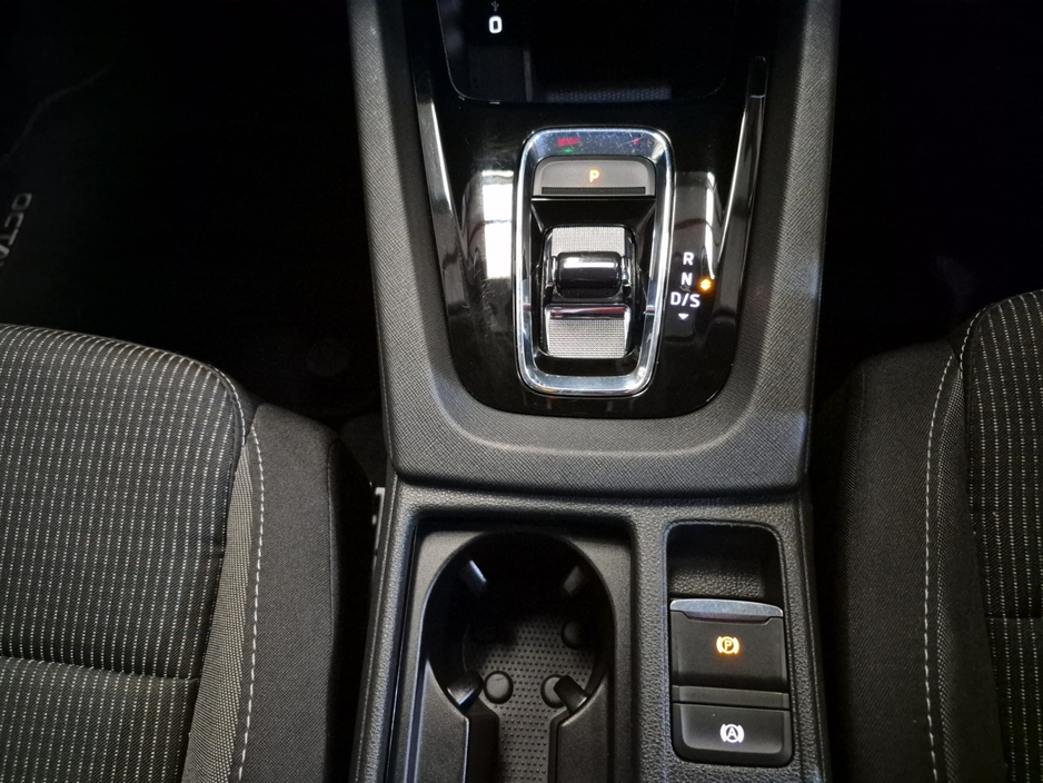 Skoda Octavia AMBITION 2.0 TDI Auto 115 — thumbnail 15