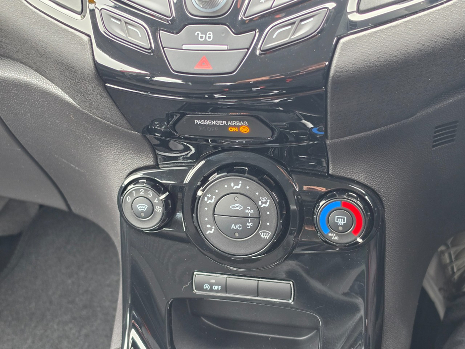 Ford Fiesta 2016 Ford Fiesta 1.0/Low mileage/Warranty — thumbnail 21